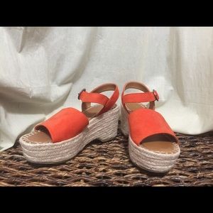 Universal Threads orange platform wedges size 6
